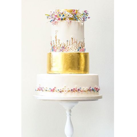 Dessert, Wedding ceremony supply, Cake, Sweetness, Baked goods, Cake decorating, Brass, Silver, Wedding cake, Cake stand, 