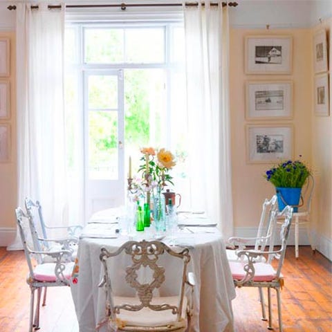 Room, Interior design, Furniture, Table, Tablecloth, Chair, Dining room, Interior design, Linens, Ceiling, 