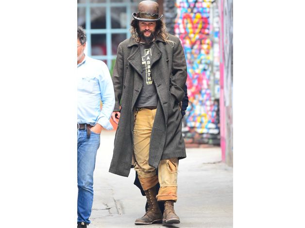 dress like jason momoa