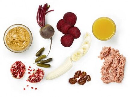 Brown, Ingredient, Produce, Dried fruit, Natural foods, Serveware, Beet, Fruit, Breakfast, Spoon, 