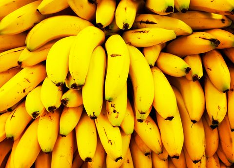 Natural foods, Banana family, Banana, Local food, Cooking plantain, Saba banana, Food, Fruit, Yellow, Plant, 