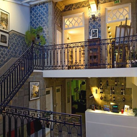Building, Property, Stairs, Handrail, Lighting, Iron, Architecture, Home, Interior design, House, 