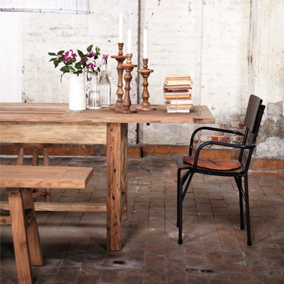 Wood, Furniture, Table, Hardwood, Petal, Wood stain, Bouquet, Still life photography, Flower Arranging, Vase, 