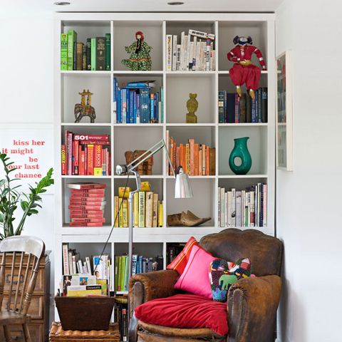 Shelf, Shelving, Furniture, Room, Bookcase, Living room, Green, Interior design, Home, Wall, 