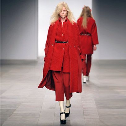 Clothing, Leg, Sleeve, Human body, Shoulder, Textile, Red, Joint, Coat, Outerwear, 