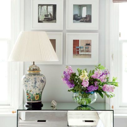 Room, Interior design, Wall, Bouquet, Interior design, Artifact, Petal, Porcelain, Vase, Lavender, 