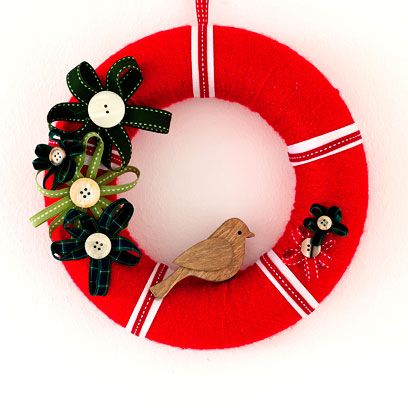 Red, Carmine, Bird, Circle, Christmas ornament, Coquelicot, Holiday ornament, Ornament, Christmas decoration, Christmas, 