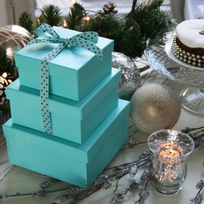 Teal, Turquoise, Aqua, Serveware, Interior design, Christmas decoration, Christmas, Pine family, Home accessories, Natural material, 