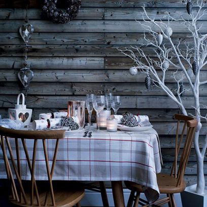 How to style a Christmas table: Christmas Decorations