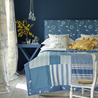 Blue, Room, Interior design, Textile, Linens, Tablecloth, Bedding, Bedroom, Bed sheet, Teal, 