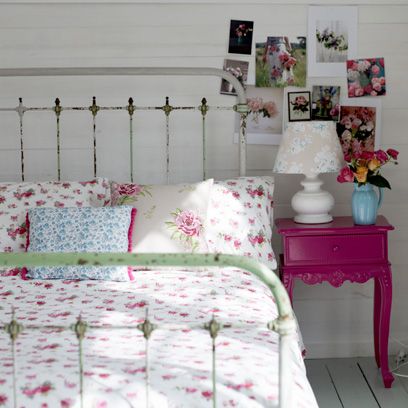 Bed, Room, Bedding, Textile, Bedroom, Interior design, Pink, Linens, Furniture, Bed sheet, 