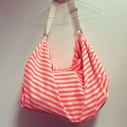 Product, Textile, Red, White, Pattern, Bag, Shoulder bag, Hobo bag, Design, Coquelicot, 