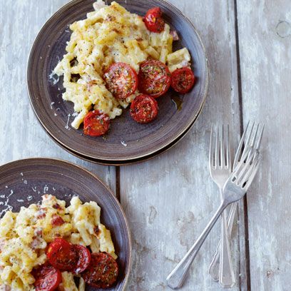 Macaroni cheese with grilled tomatoes recipe