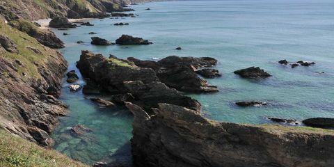 Body of water, Coastal and oceanic landforms, Coast, Natural landscape, Water resources, Water, Rock, Bay, Watercourse, Promontory, 