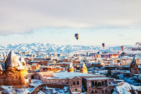 天空，天空，冬季，镇，雪，城市，市区，人类住区，热气球，云，热气球， 