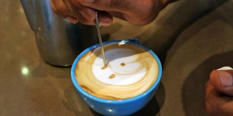 Finger, Drink, Thumb, Nail, Coffee, Flat white, Serveware, Coffee milk, Single-origin coffee, Cup, 