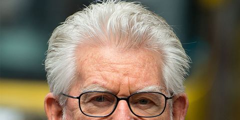 Hair, Chin, Forehead, Human, Glasses, Elder, Comb over, Wrinkle, Businessperson, Facial hair, 