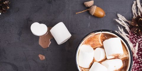 Marshmallow, Food, Cuisine, Dish, Hot chocolate, Sweetness, Ingredient, Coffee cup, Drink, Confectionery, 