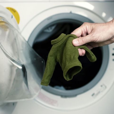 Washing machine, Major appliance, Washing, Clothes dryer, Leaf, Laundry, Hand, Home appliance, Small appliance, Glove, 