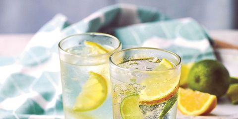Drink, Lemon-lime, Gin and tonic, Lemonsoda, Non-alcoholic beverage, Lemonade, Lime, Alcoholic beverage, Spritzer, Distilled beverage, 
