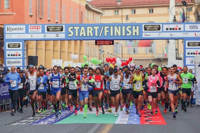 La partenza dell'ultima edizione della Maratona di Reggio Emilia