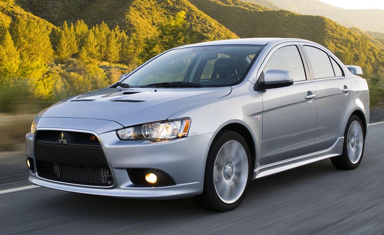 Mitsubishi Manda su Lancer y Outlander al Taller 1