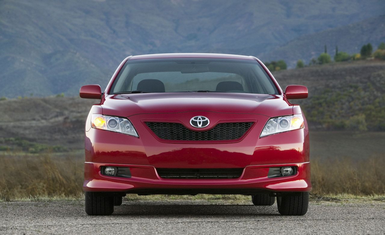 2009 Toyota Camry | Review | Car and Driver