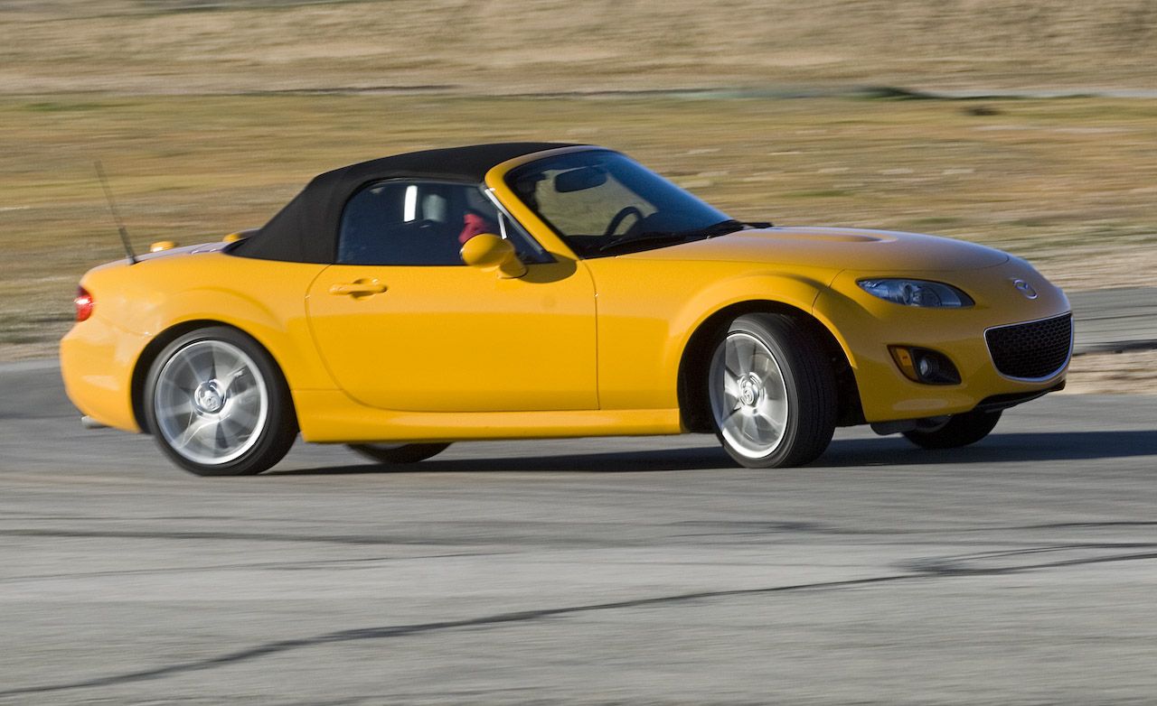 https://hips.hearstapps.com/amv-prod-cad-assets.s3.amazonaws.com/images/09q2/267376/2009-mazda-mx-5-miata-grand-touring-photo-266220-s-original.jpg