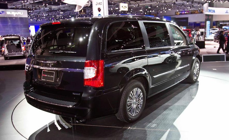 2017 Chrysler Town Country Best New Cars For 2018 Chrysler Town Country Awd Auto Express