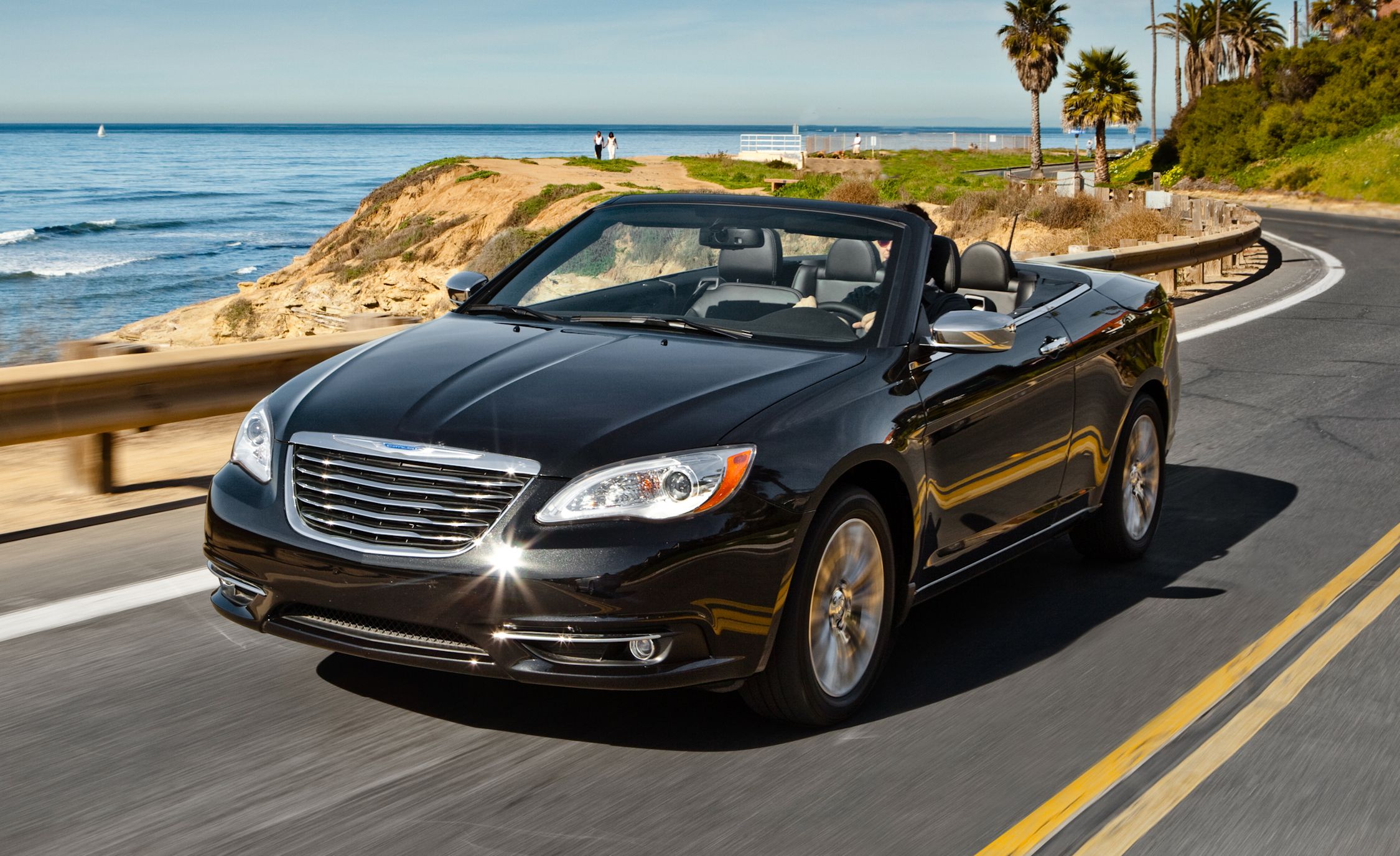 2011-chrysler-200-convertible-drive-chrysler-200-review-car-and-driver