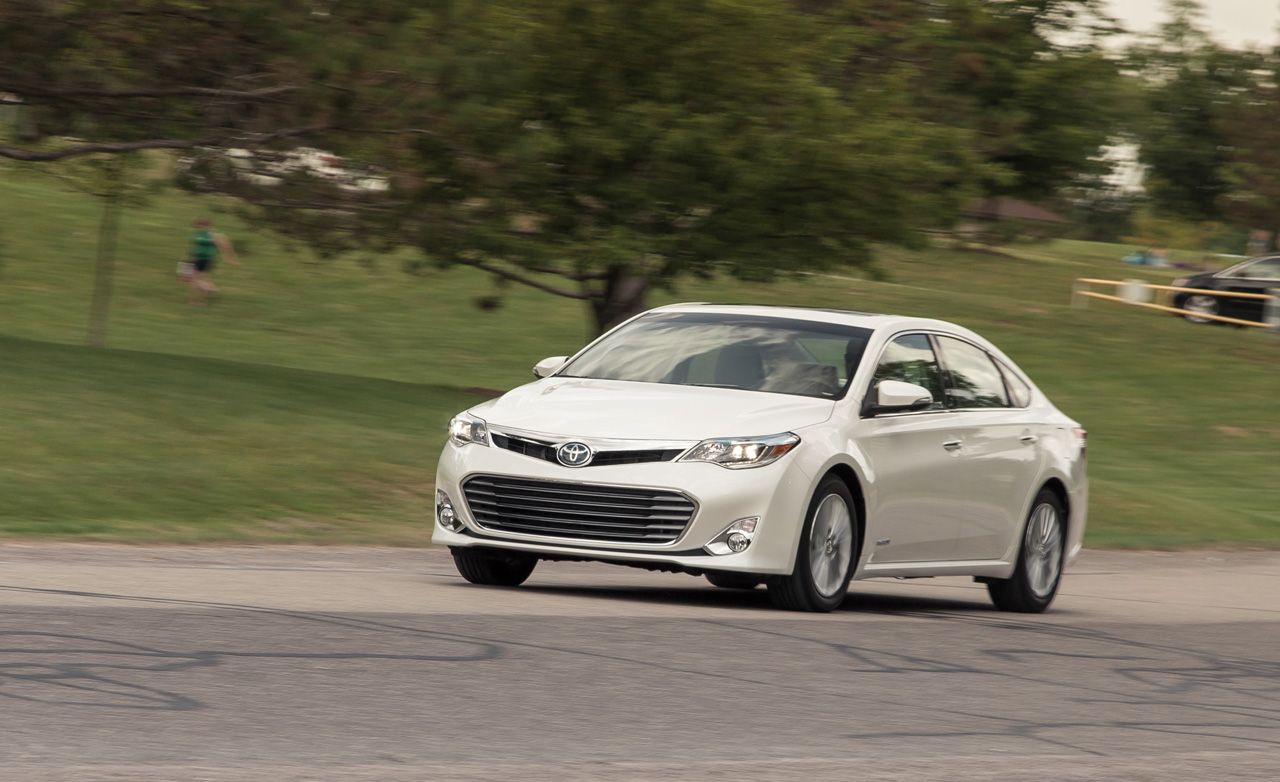 2017 Toyota Avalon Hybrid Test Review Car And Driver