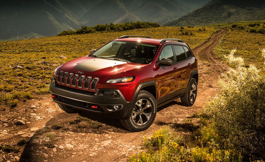 2014 Jeep Cherokee Trailhawk V 6 4x4 First Drive Review Car And Driver 
