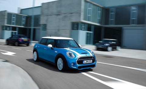 2017 Mini Cooper 5 Door Photos And Info 8211 News Car If You Believe The Latest Mini Hardtop To Be Neither Particularly Nor More Attractive Than Its Predecessor We Wouldn T Argue Either Point