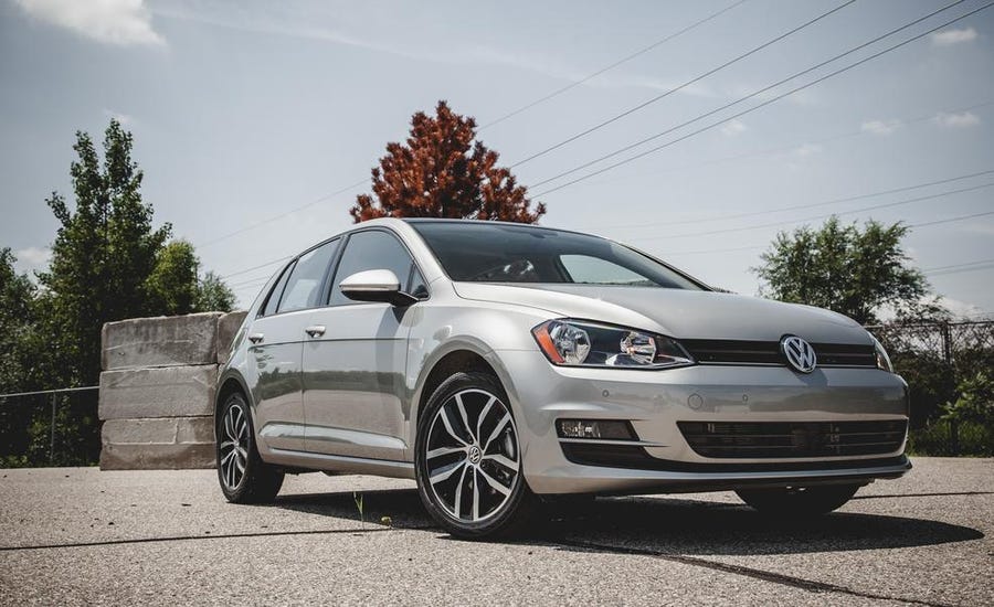 2015 Volkswagen Golf TDI 60-second Review – Video – Car and Driver