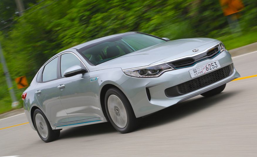 White Kia Optima Hybrid