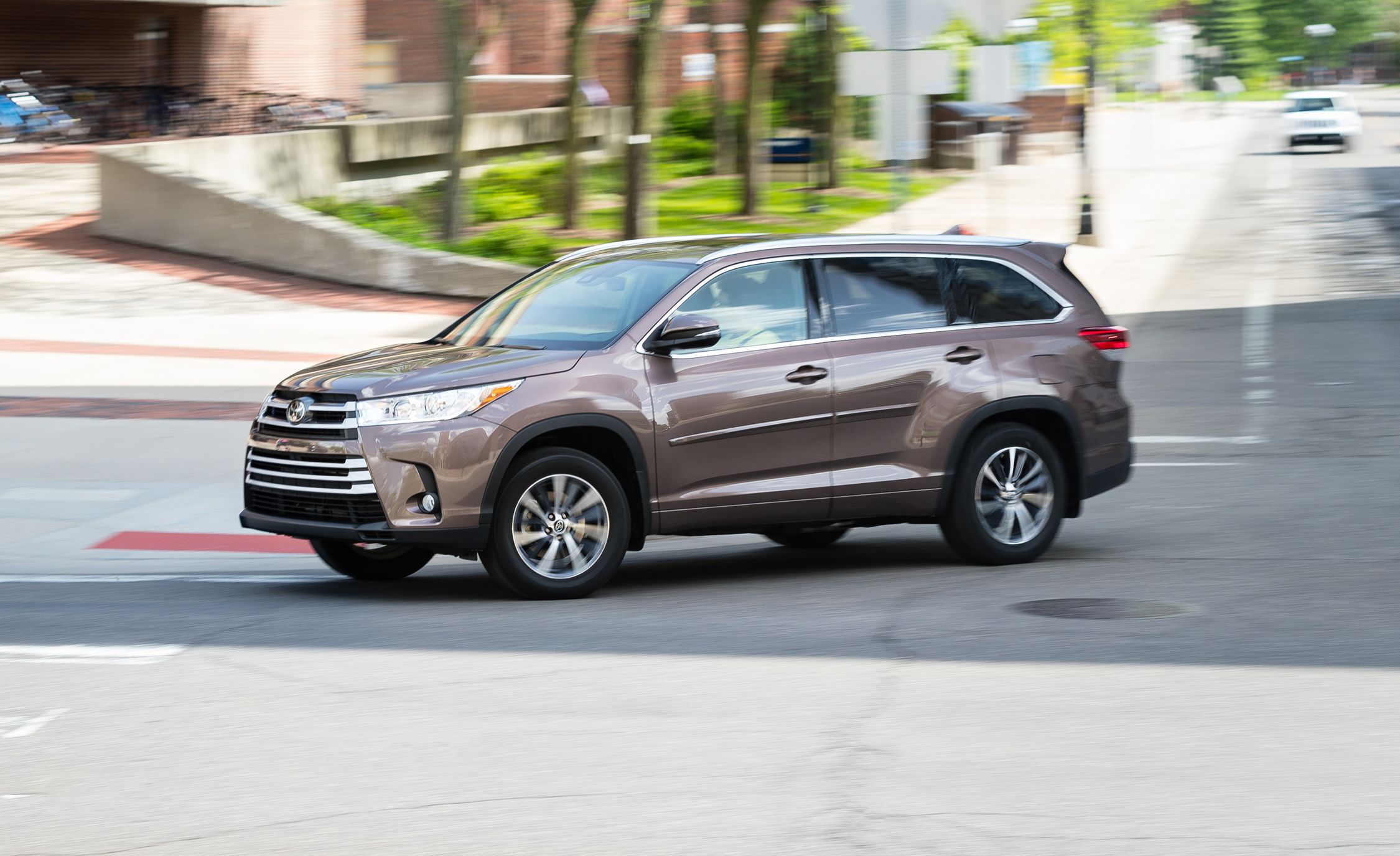 2017 toyota highlander v 6 awd test review car and driver photo 683219 s original