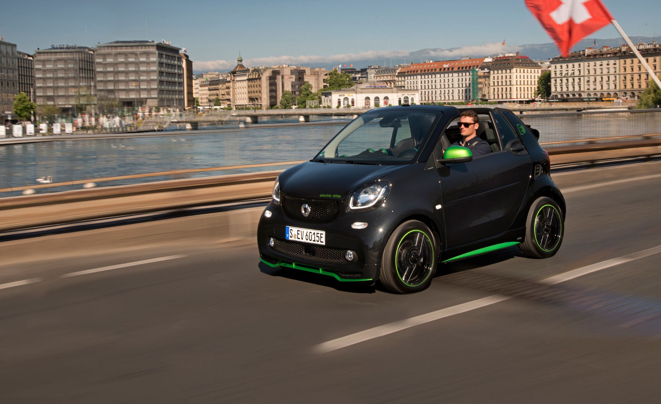 2018 Smart Fortwo Electric Drive Cabriolet First Drive | Review | Car ...
