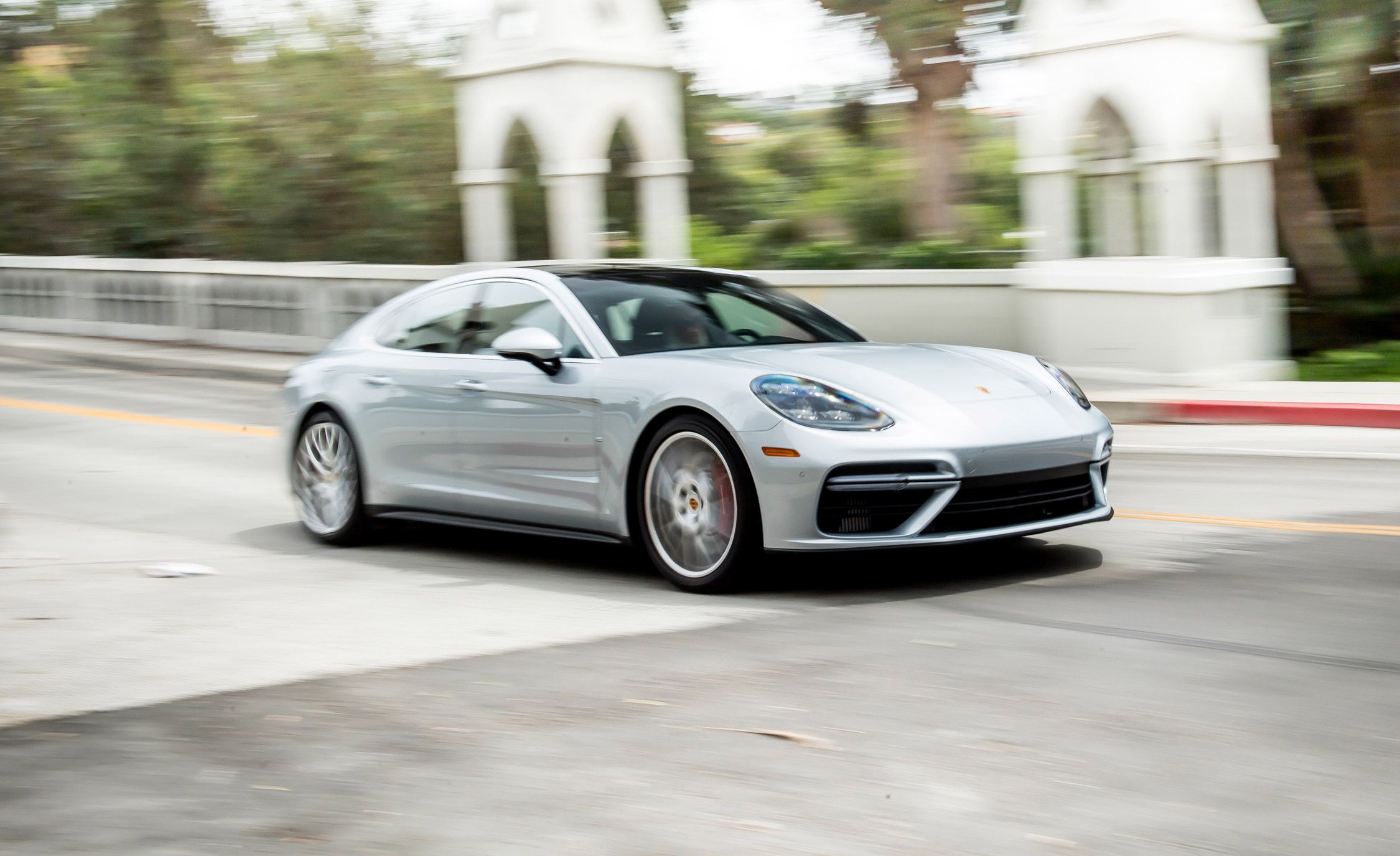 Аренда porsche panamera turbo