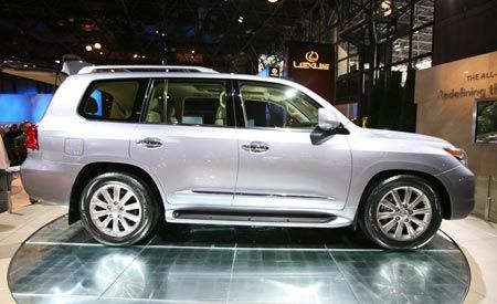 https://hips.hearstapps.com/amv-prod-cad-assets.s3.amazonaws.com/images/media/267448/2008-lexus-lx570-photo-94375-s-original.jpg