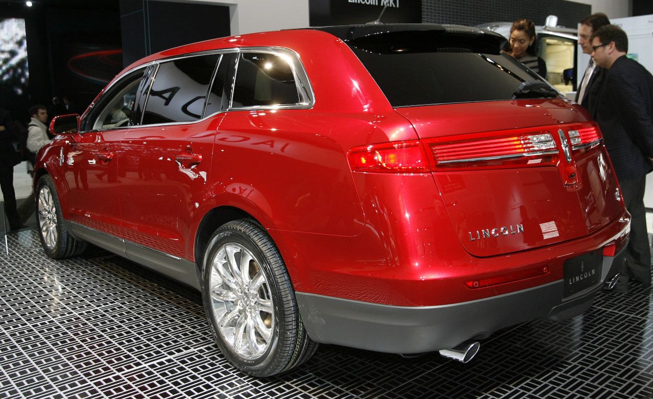 2010-lincoln-mkt-video-news-car-and-driver