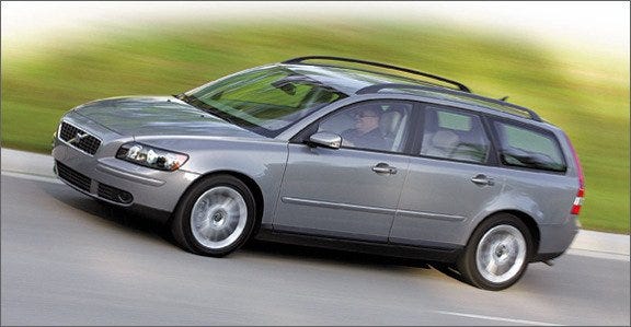 Volvo V50 T5 Awd Road Test Reviews Car And Driver Mash The Throttle However And V50 Blasts To 60 In 6 9 Seconds Pes Through Quarter Mile 15 2 At 93 Mph