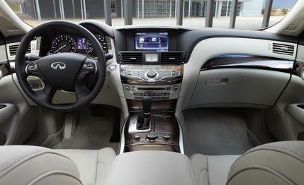 2017 Infiniti M35h Hybrid Road Test Review Car And Driver Although The Hybrid S 1 4 Kilowatt Hour Lithium Ion Battery Electric Motor And Ancillary Systems Add Weight Where That Goes Is Actually Beneficial