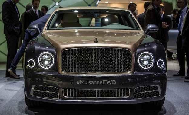2017 Bentley Mulsanne Photos And Info News Car Driver