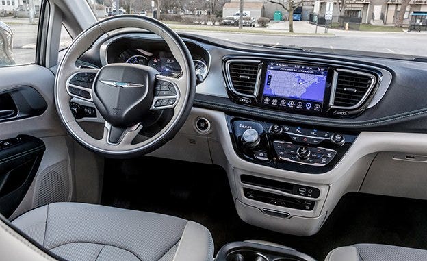 2017 Chrysler Pacifica Hybrid Test Review Car And Driver View 33 Photos