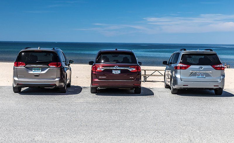 2017 Chrysler Pacifica Vs 2018 Honda Odyssey Toyota Sienna 2017 Chrysler Pacifica Vs 2018 Honda Odyssey Toyota Sienna Comparison Test Car And Driver