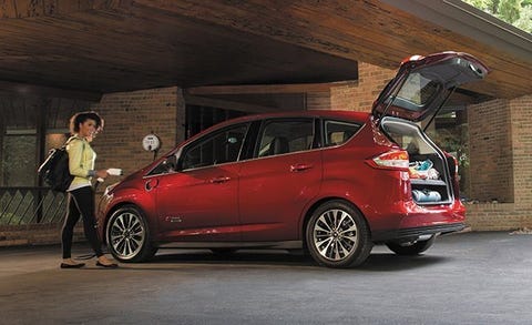 2017 Ford C Max Energi Photos And Info 8211 News Despite The Fact That C Max Continues To Rely On Same 2 0 Liter Four Cylinder Engine And An Electric Motor S Fed By A 1 4 Kwh Battery Pack