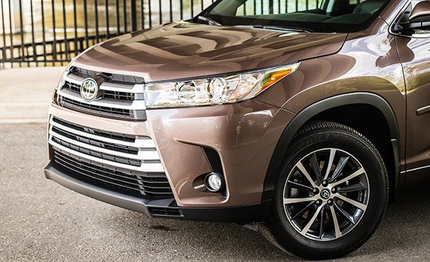 2020 Toyota Highlander Reviews Price Photos At 4560 Pounds Our All Wheel Drive Highlander Test Car Was No Lightweight And The Excess M Made Itself Known When Lying Brakes As Toyota