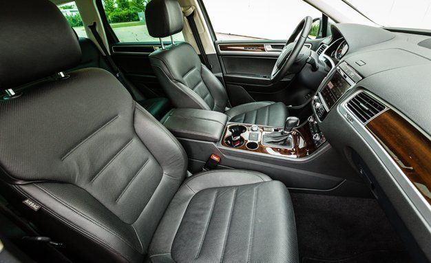 2017 Volkswagen Touareg Interior Review Car And Driver