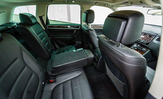2017 Volkswagen Touareg Interior Review Car And Driver