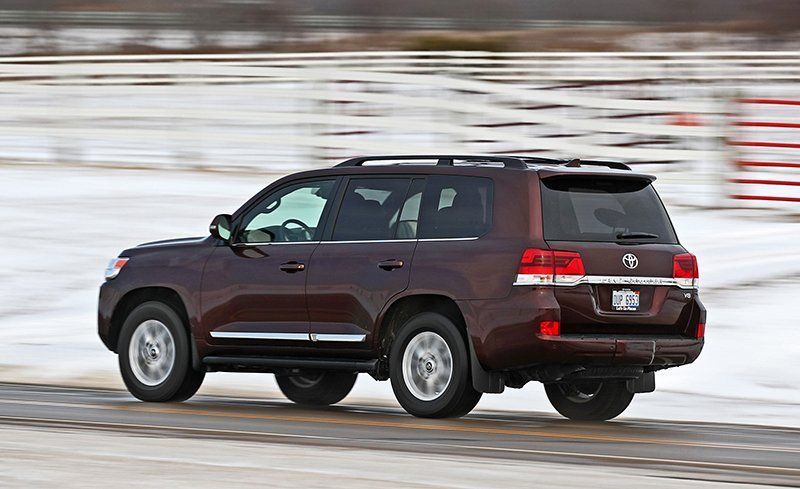 2020 Toyota Land Cruiser Reviews Price Photos There S Plenty Of Torque To Go Around As The Land Cruiser 381 Hp 5 7 Liter V 8 Produces 361 Lb Ft Stuff At 2200 Rpm Goose Engine 3600